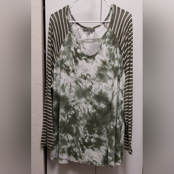 Absolutely Famous Green Tie Dye and Striped Top Size 3X Boho Casual Fall Keyhole - Picture 1 of 10
